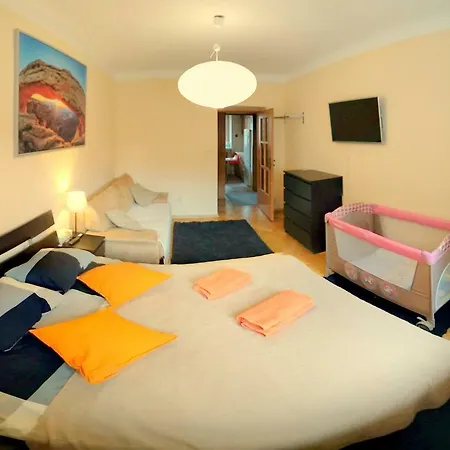 Studio Zelazna - Near Old Town Apartmán