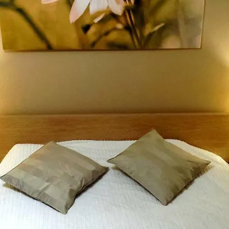 Studio Zelazna - Near Old Town Apartment
